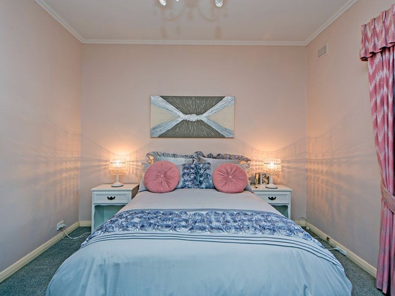 18 Hazel Terrace, Henley Beach South SA 5022