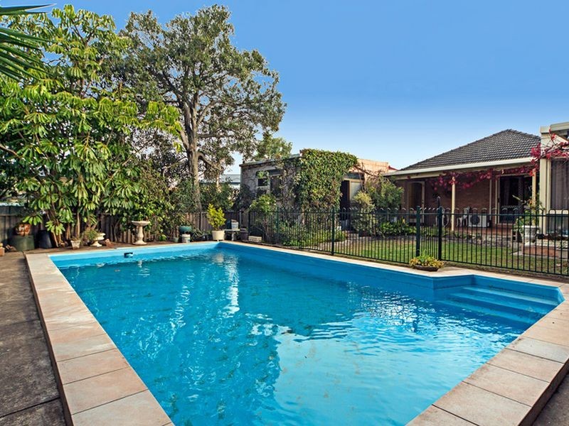 18 Hazel Terrace, Henley Beach South SA 5022