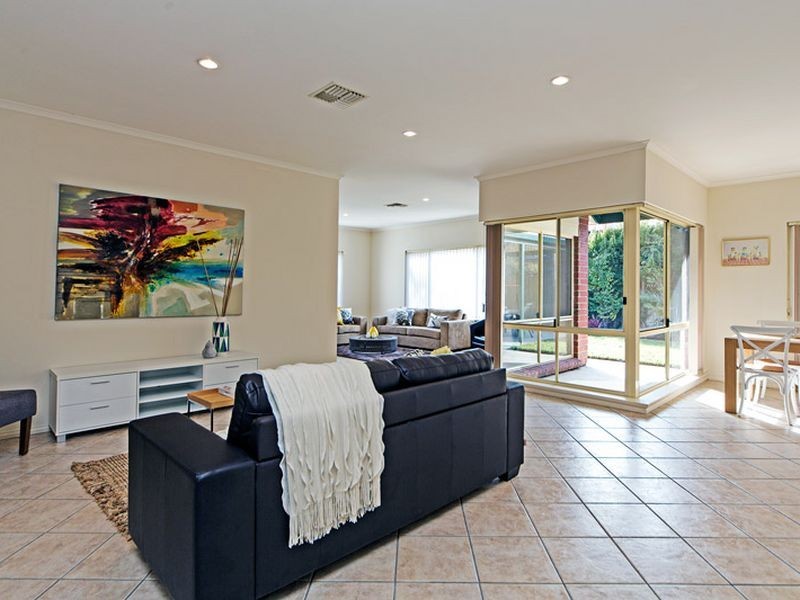 28 Mamande Crescent, Lockleys SA 5032