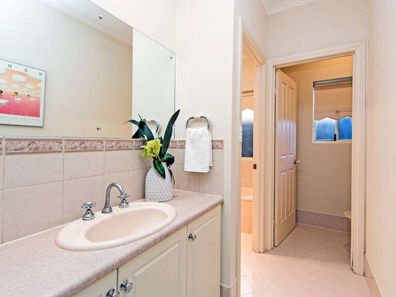 28 Mamande Crescent, Lockleys SA 5032