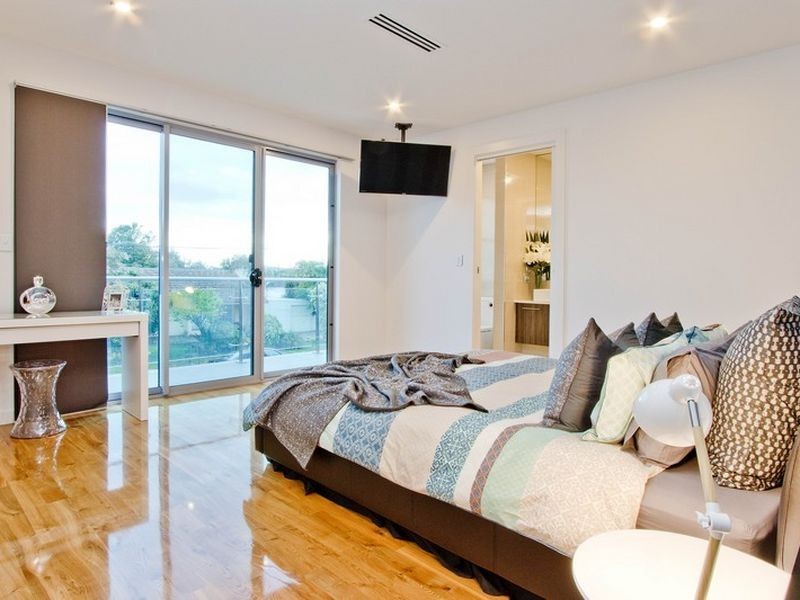 4 Hoover Road, Henley Beach South SA 5022