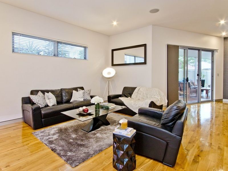 4 Hoover Road, Henley Beach South SA 5022