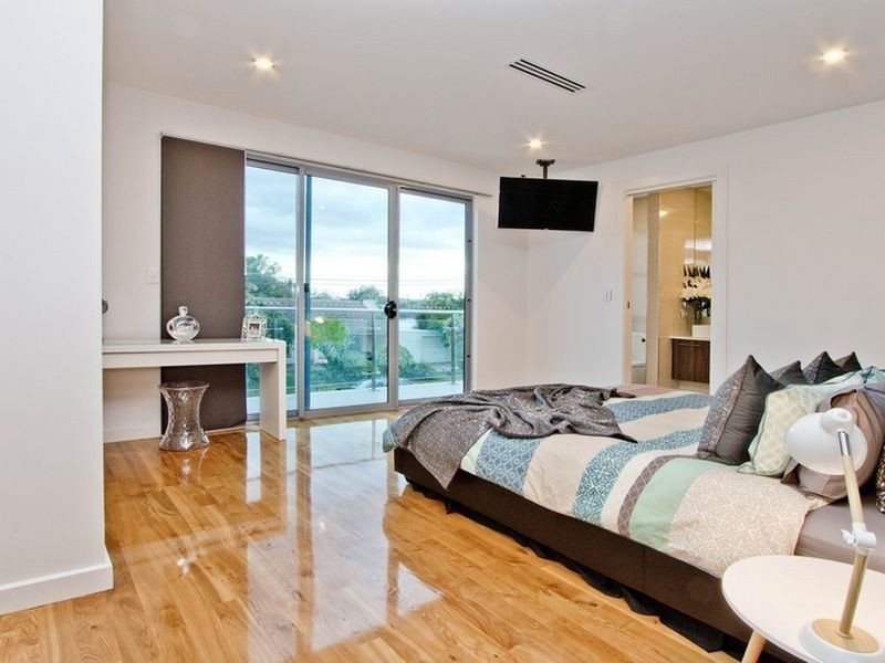 4 Hoover Road, Henley Beach South SA 5022