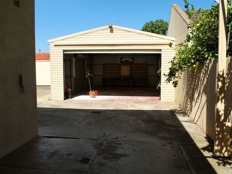 15 Broadmore Avenue, Fulham SA 5024