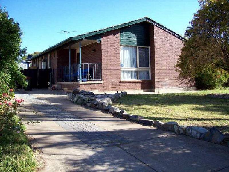 13 Catherine Crescent, Morphett Vale SA 5162
