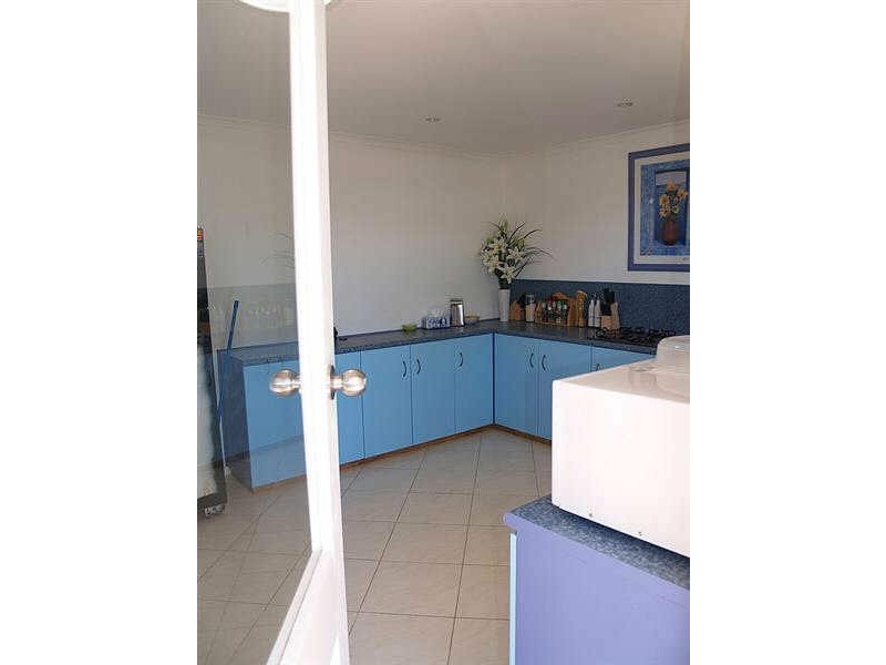 10 Lismore Crescent, Huntfield Heights SA 5163