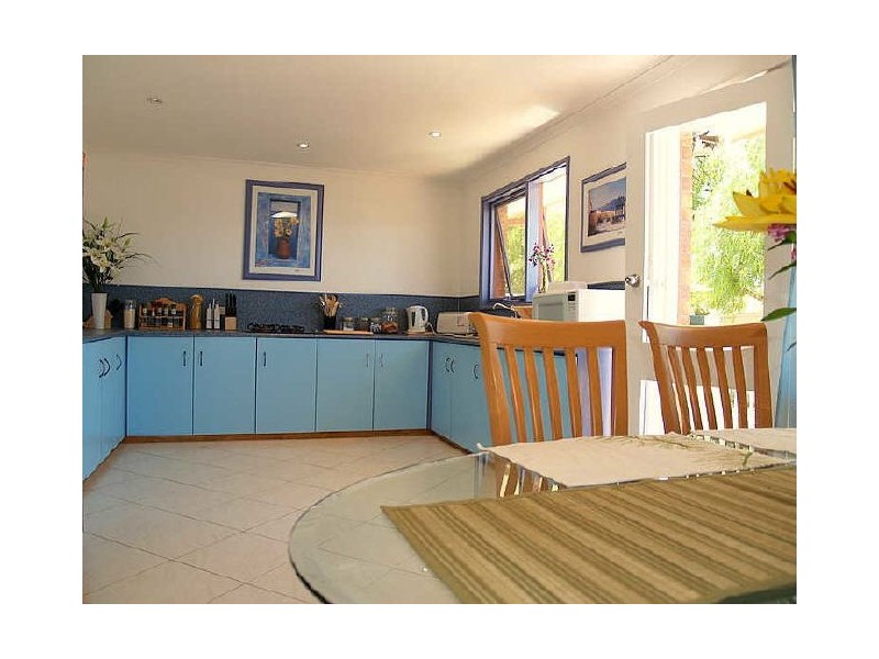 10 Lismore Crescent, Huntfield Heights SA 5163