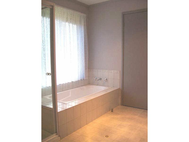 13 Walford Drive, Onkaparinga Hills SA 5163