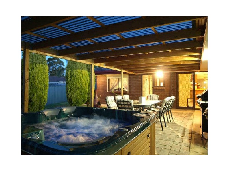 24 Larrimah Road, Morphett Vale SA 5162