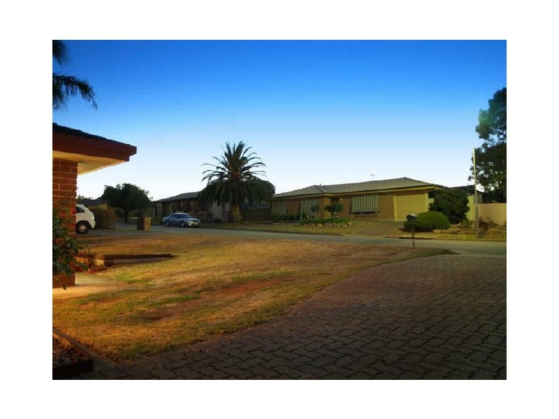24 Larrimah Road, Morphett Vale SA 5162