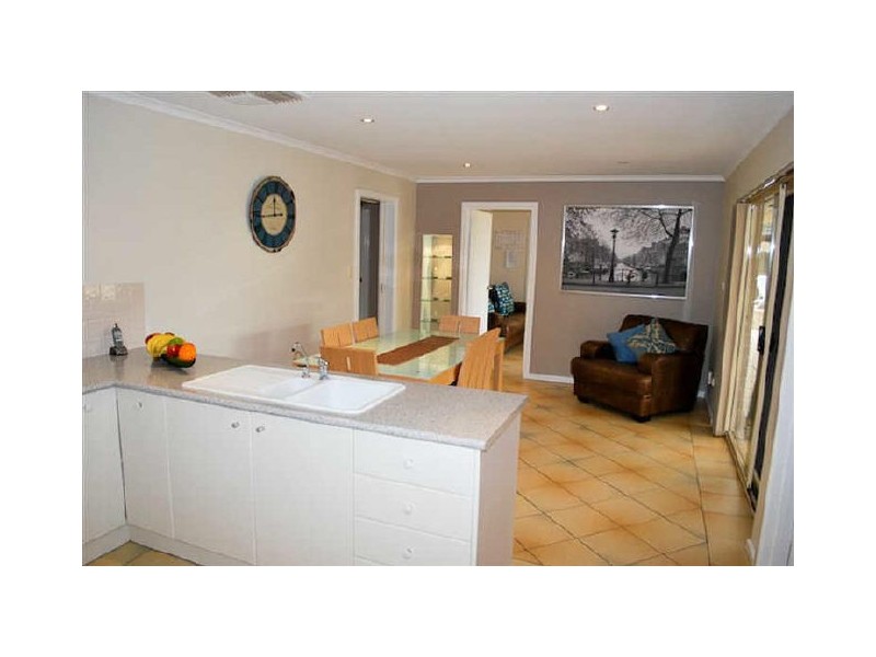 14 Fredrick Drive, Woodcroft SA 5162