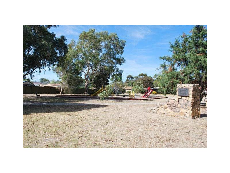 29 Calomba Crescent, Happy Valley SA 5159