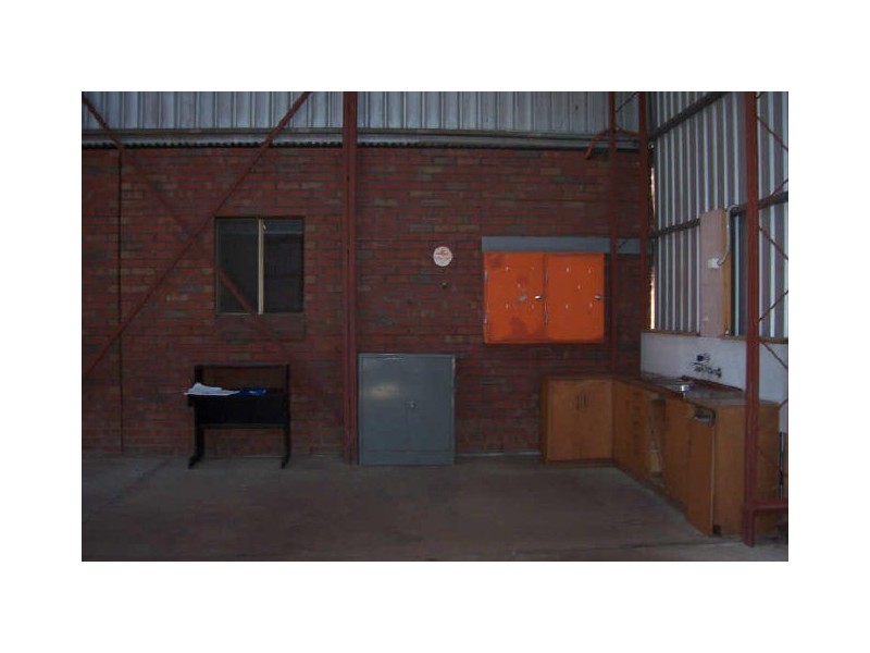 Shed 3/17 Donegal Road, Lonsdale SA 5160