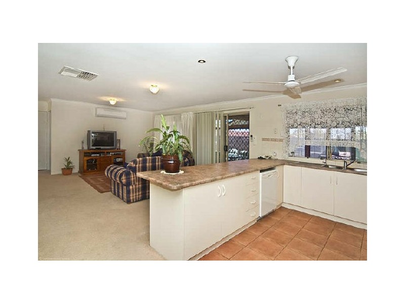 32 Candover Crescent, Huntfield Heights SA 5163