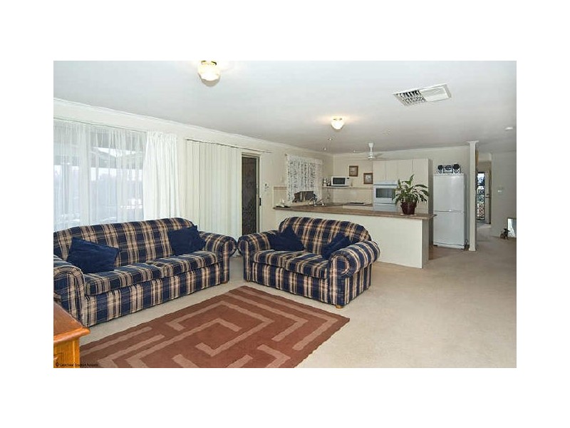 32 Candover Crescent, Huntfield Heights SA 5163