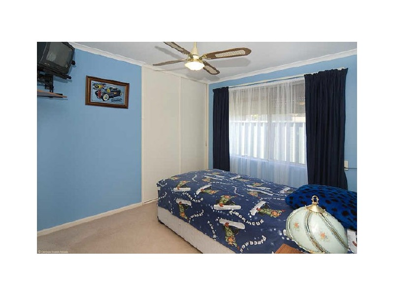 32 Candover Crescent, Huntfield Heights SA 5163