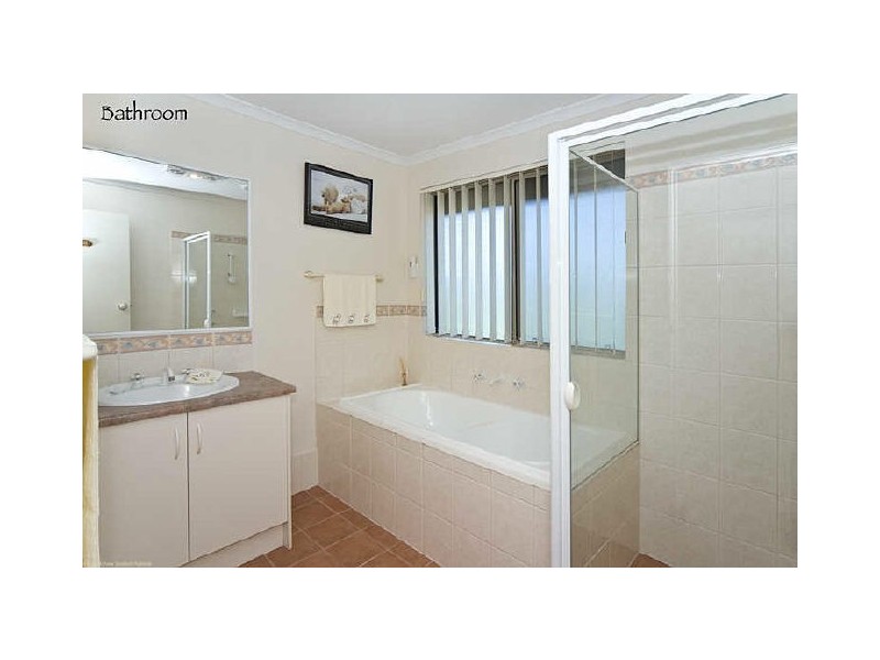 32 Candover Crescent, Huntfield Heights SA 5163