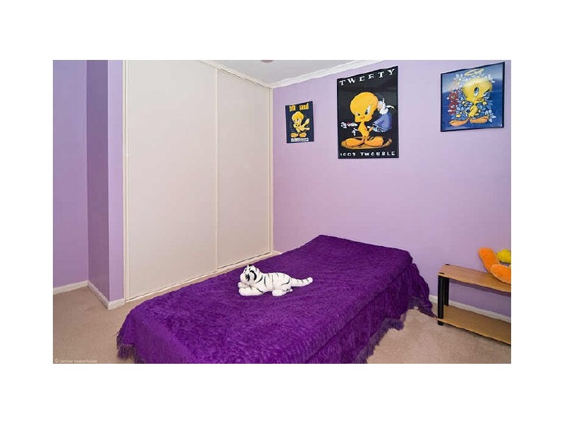 32 Candover Crescent, Huntfield Heights SA 5163