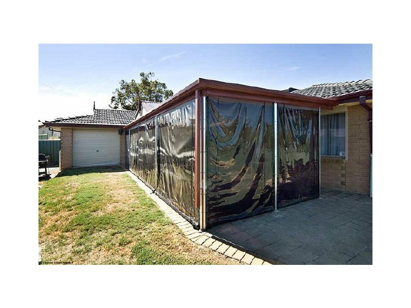 32 Candover Crescent, Huntfield Heights SA 5163