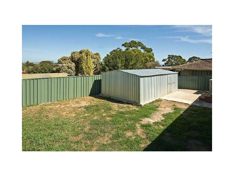 32 Candover Crescent, Huntfield Heights SA 5163