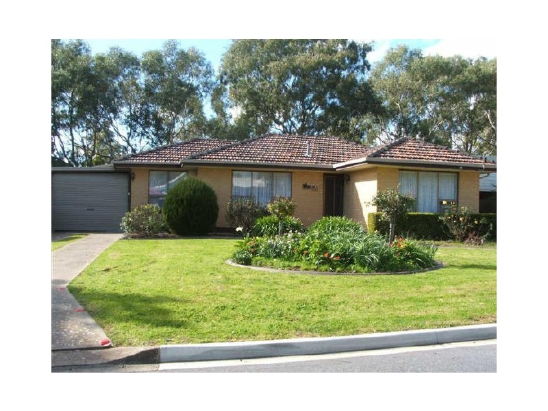 11 Lynn Place, Hackham SA 5163