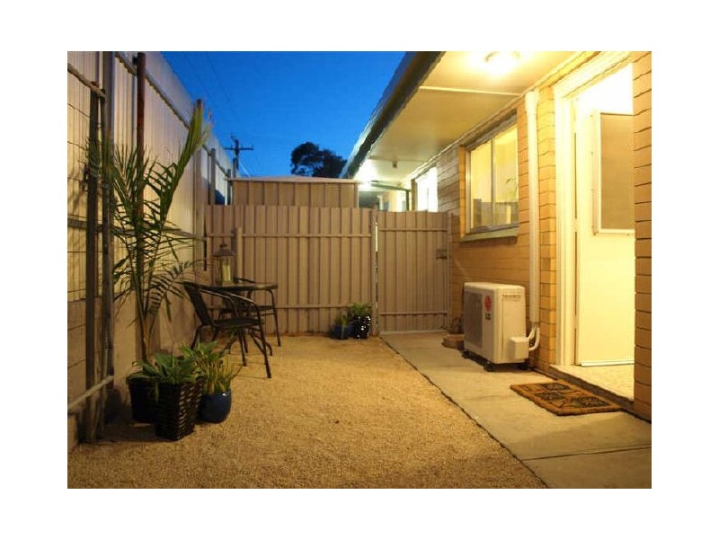2/13 Martin Place, Christies Beach SA 5165