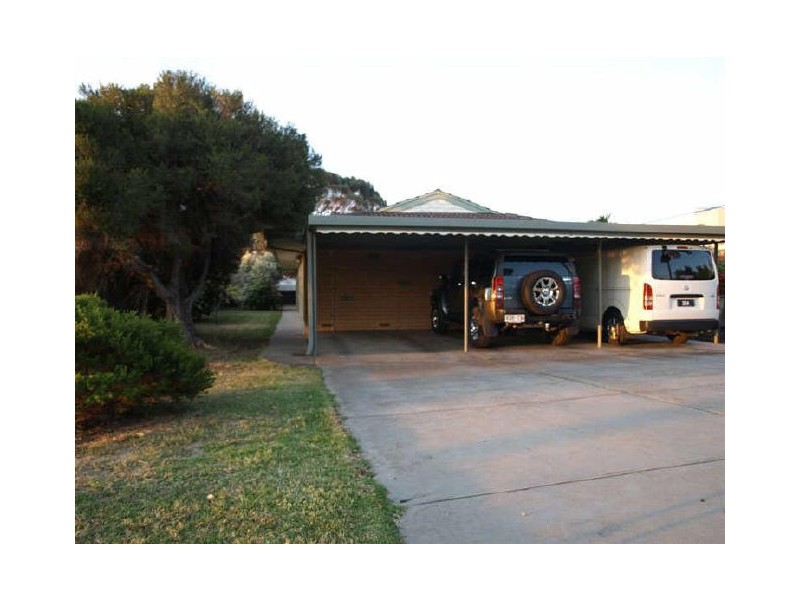 2/13 Martin Place, Christies Beach SA 5165