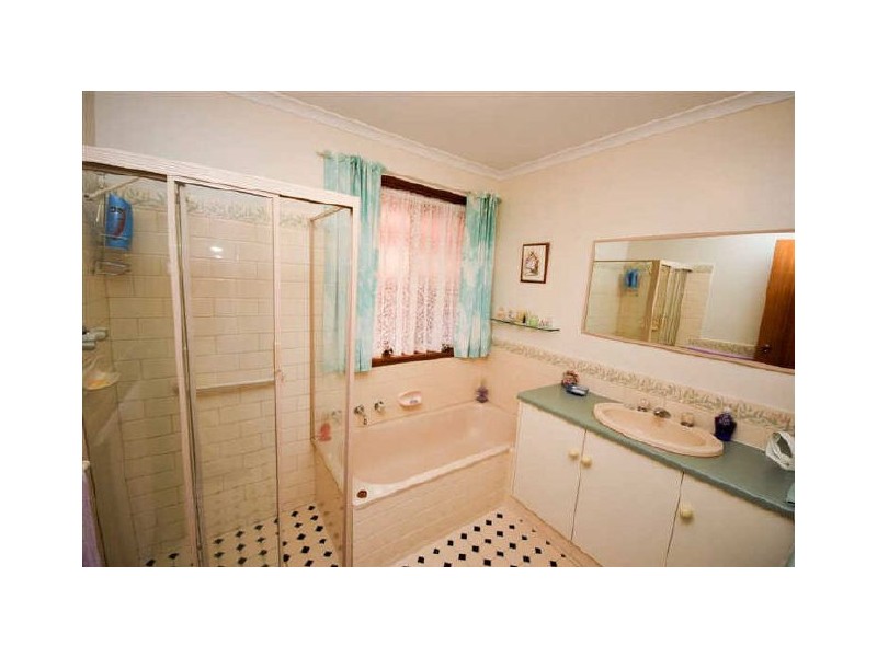 40 Bordeaux Drive, Woodcroft SA 5162