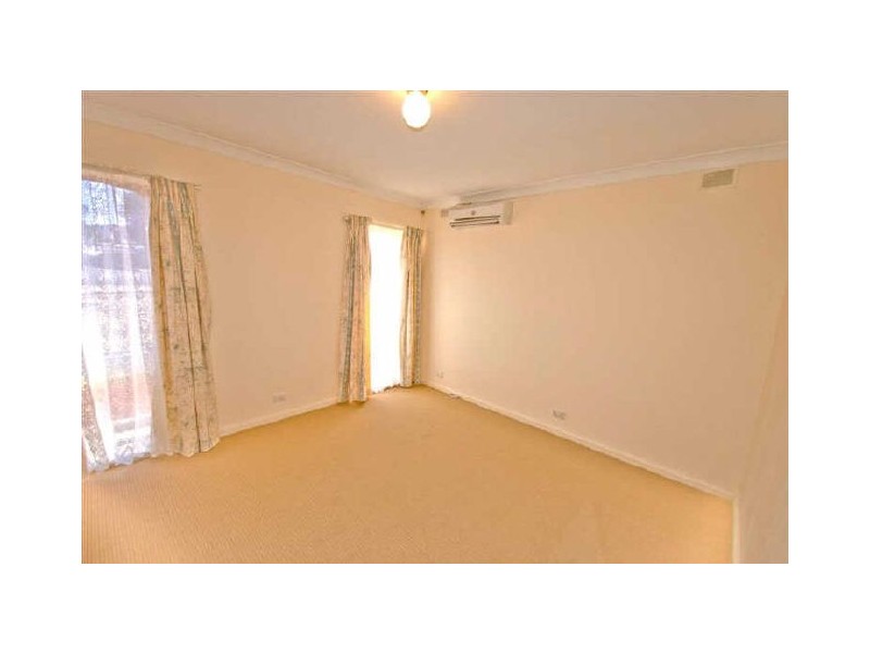 27 Desmond Road, Hackham SA 5163