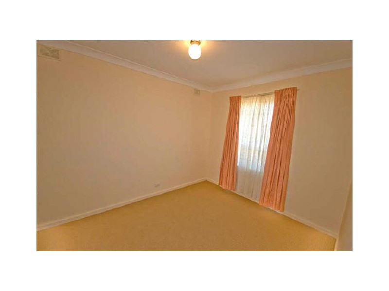 27 Desmond Road, Hackham SA 5163