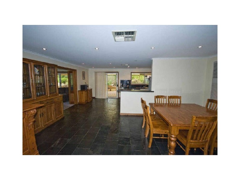 15 Shetland Street, Woodcroft SA 5162