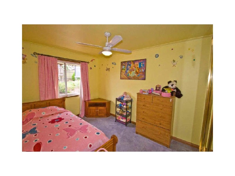 15 Shetland Street, Woodcroft SA 5162