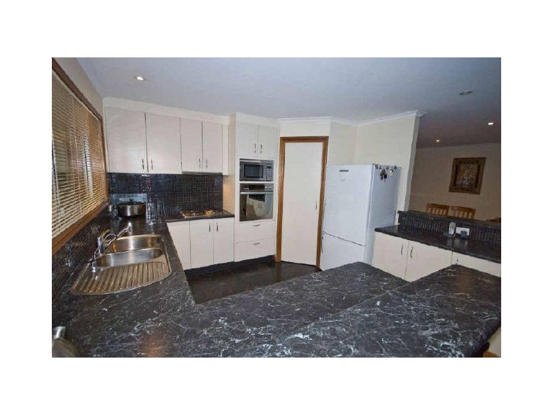 15 Shetland Street, Woodcroft SA 5162