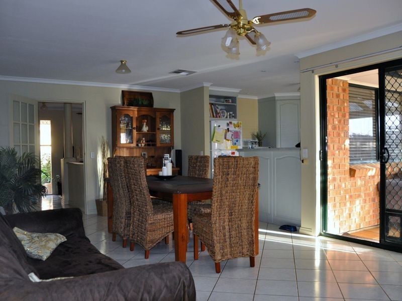 7 Oakford Cres, Happy Valley SA 5159