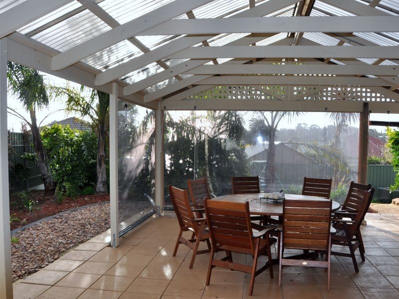 7 Oakford Cres, Happy Valley SA 5159