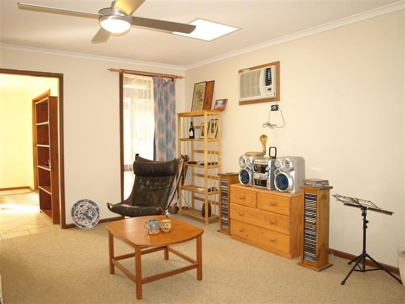36 Poznan Crescent, Hackham West SA 5163