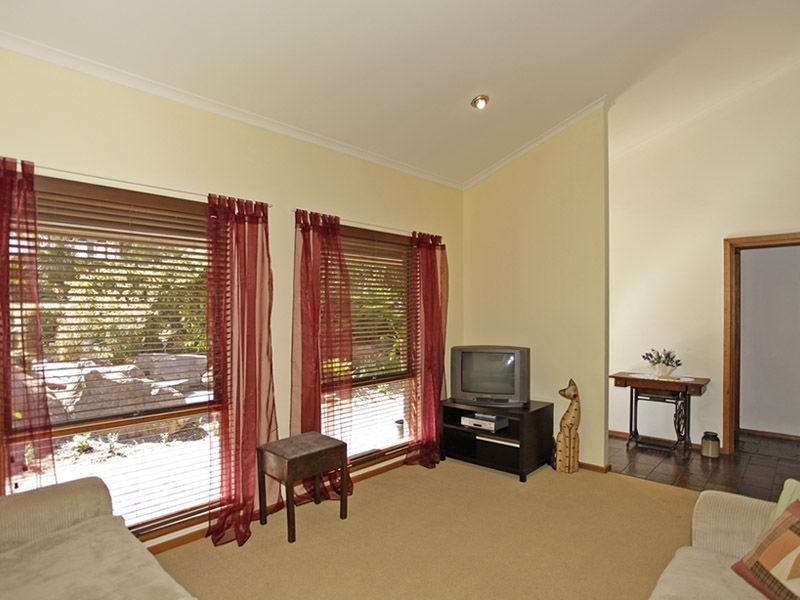2 Mary Street, Happy Valley SA 5159