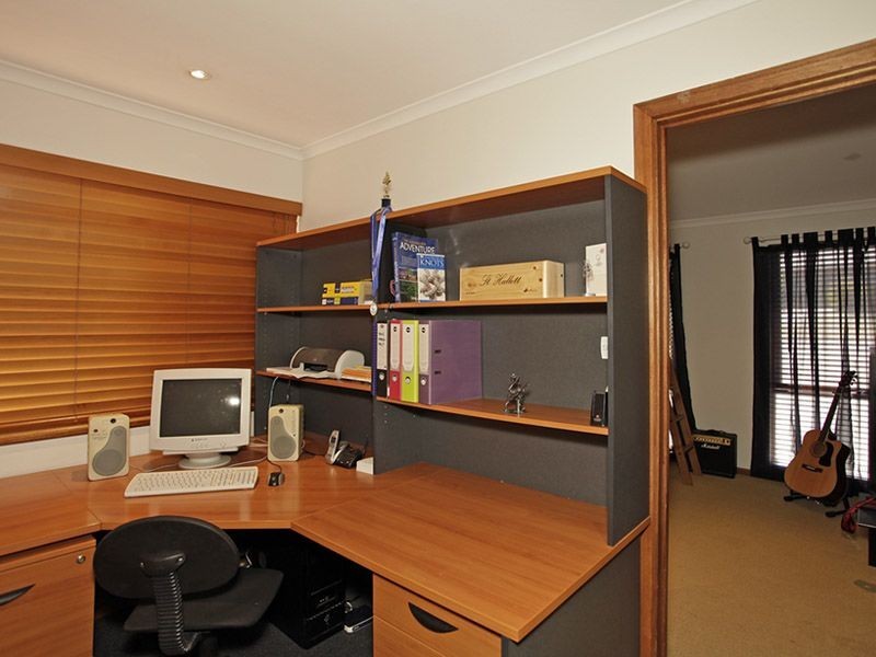 2 Mary Street, Happy Valley SA 5159
