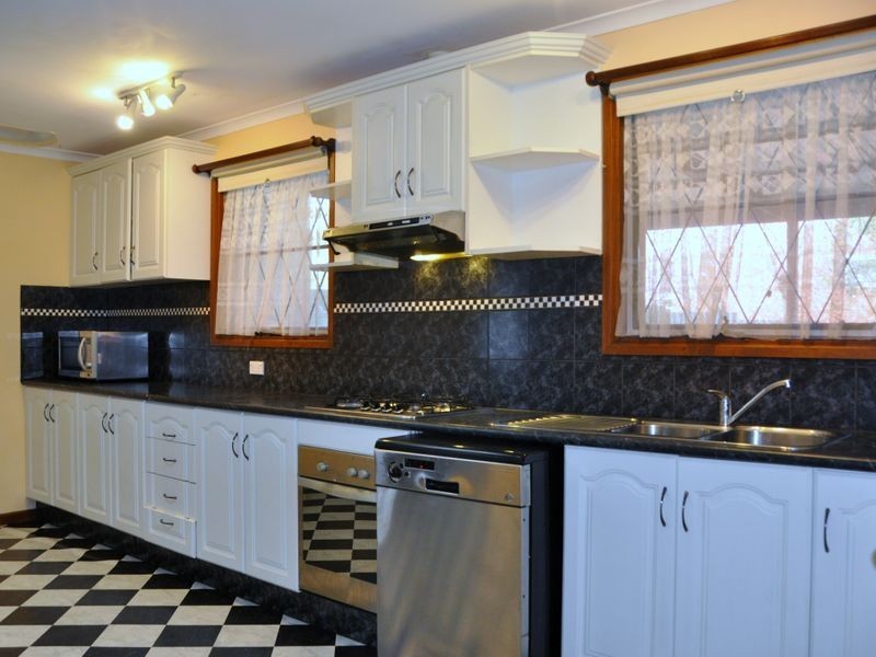 15 Kuranya Way, Morphett Vale SA 5162