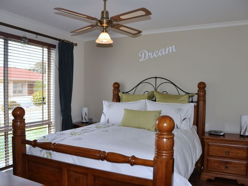 59 Tobin Crescent, Woodcroft SA 5162