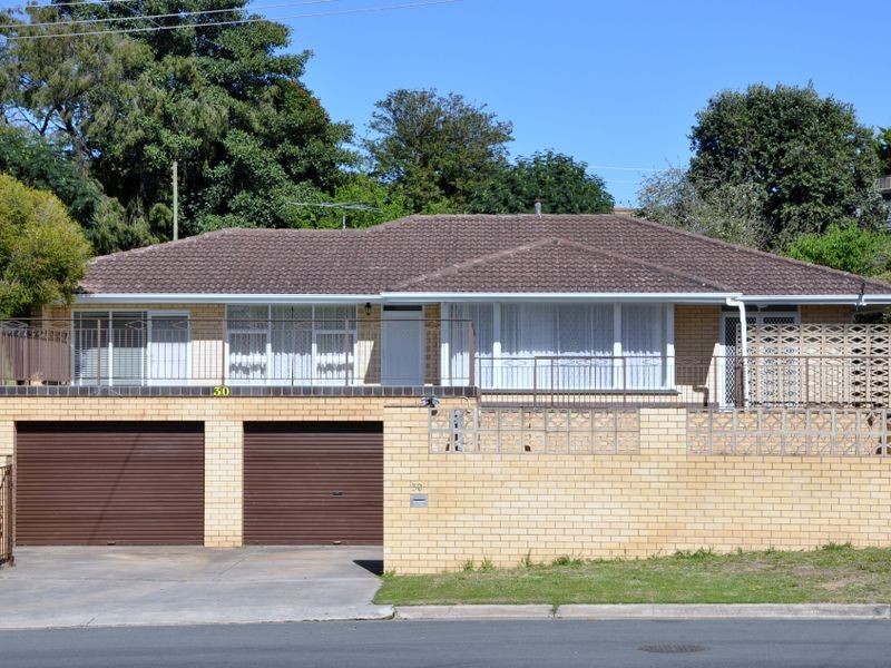 30 McClure Ave, Reynella East SA 5161