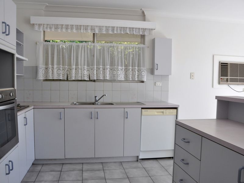 30 McClure Ave, Reynella East SA 5161