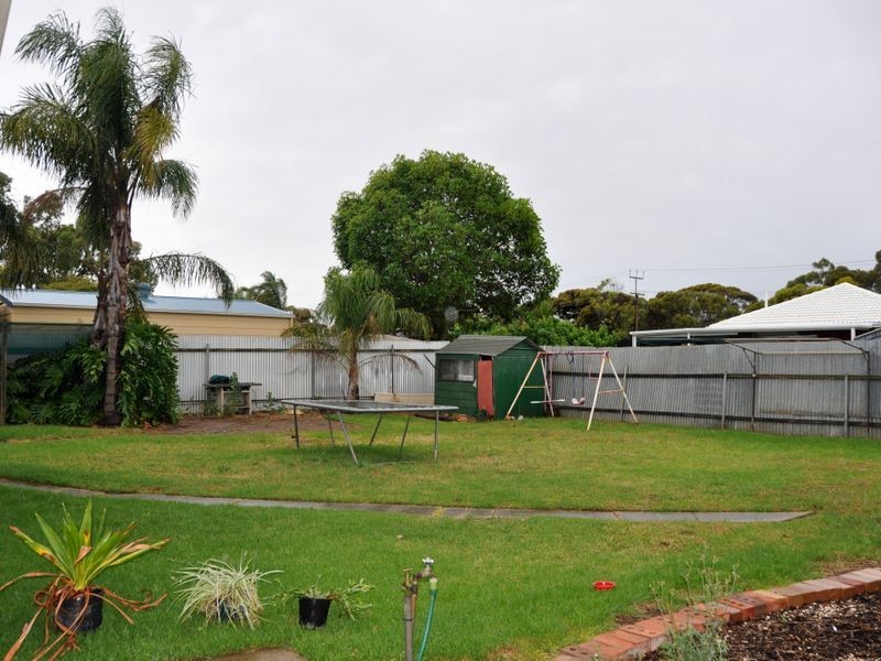 4 Weaver Avenue, Morphett Vale SA 5162