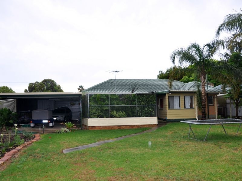 4 Weaver Avenue, Morphett Vale SA 5162