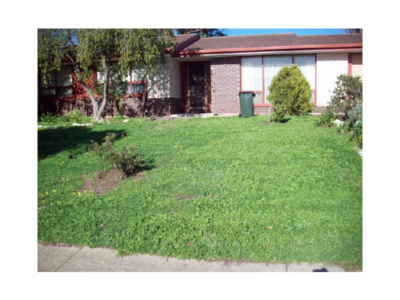26 Desmond Road, Hackham SA 5163
