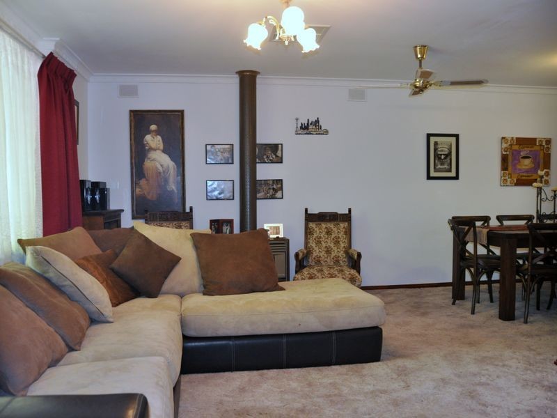 9 Glenloth Drive, Happy Valley SA 5159