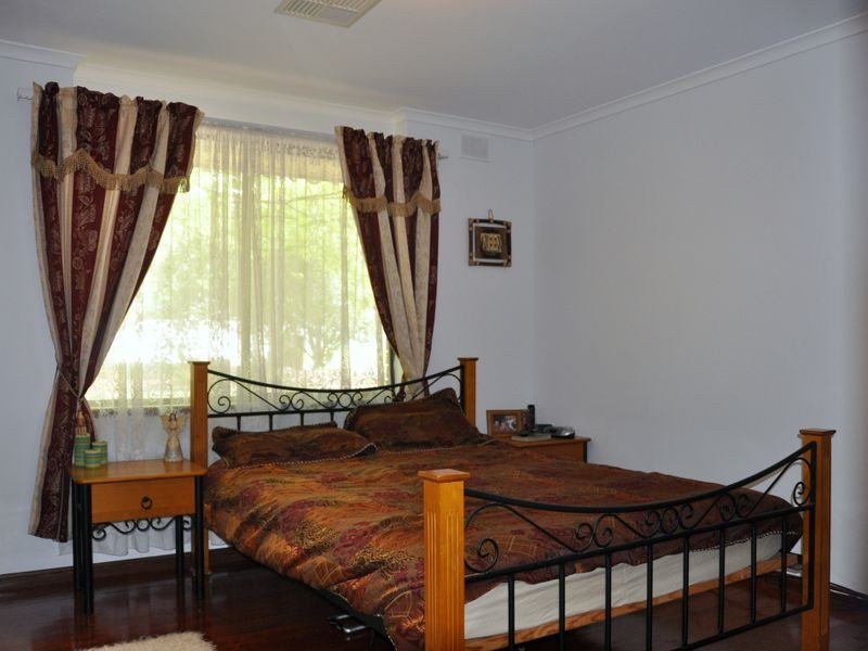 9 Glenloth Drive, Happy Valley SA 5159