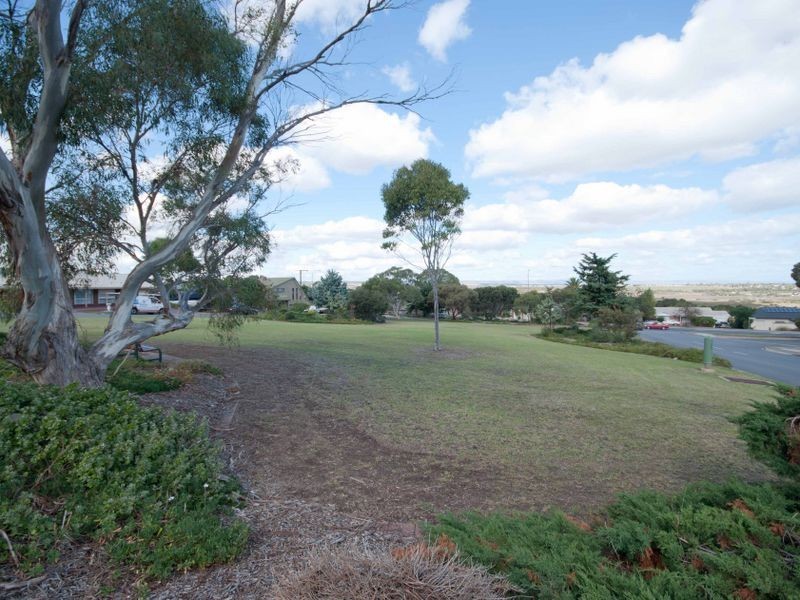 7 Leitch Ave, Port Noarlunga SA 5167