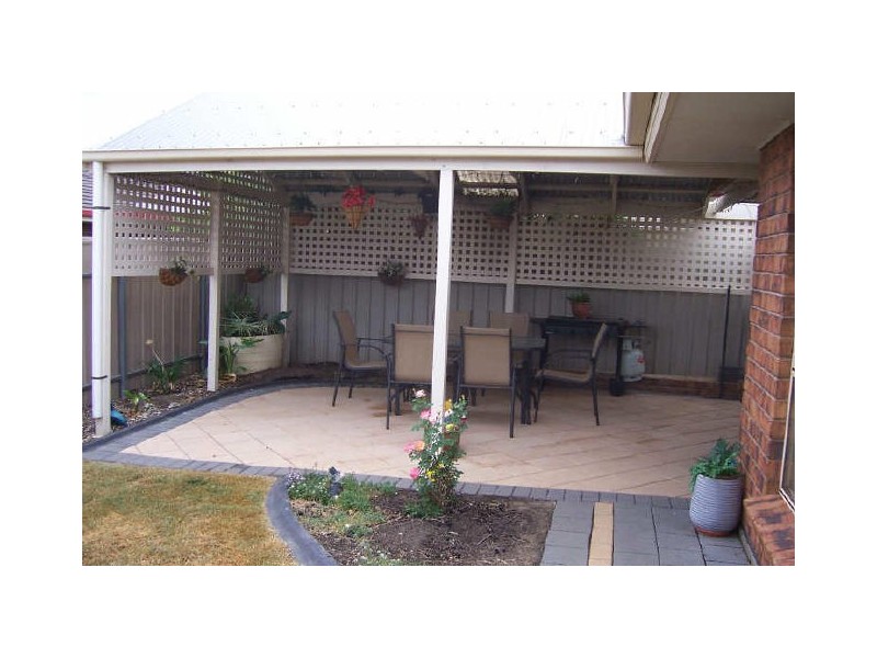 28 Talladira Way, Woodcroft SA 5162