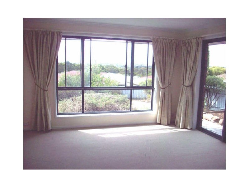 14 Caspian Court, Woodcroft SA 5162